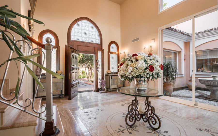Villa in Estepona East Estepona | 8-bed | €6.50M