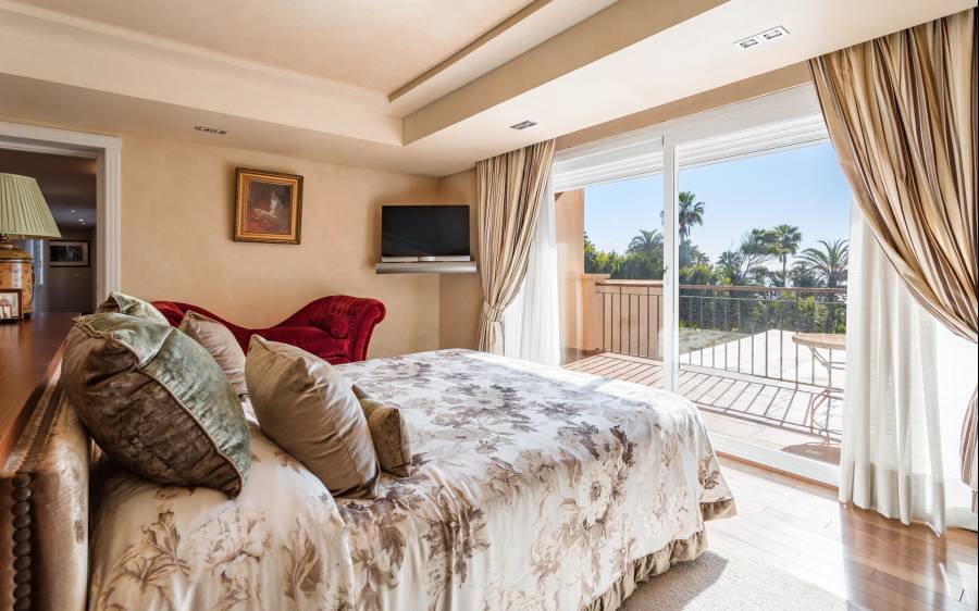 Villa in Estepona East Estepona | 8-bed | €6.50M