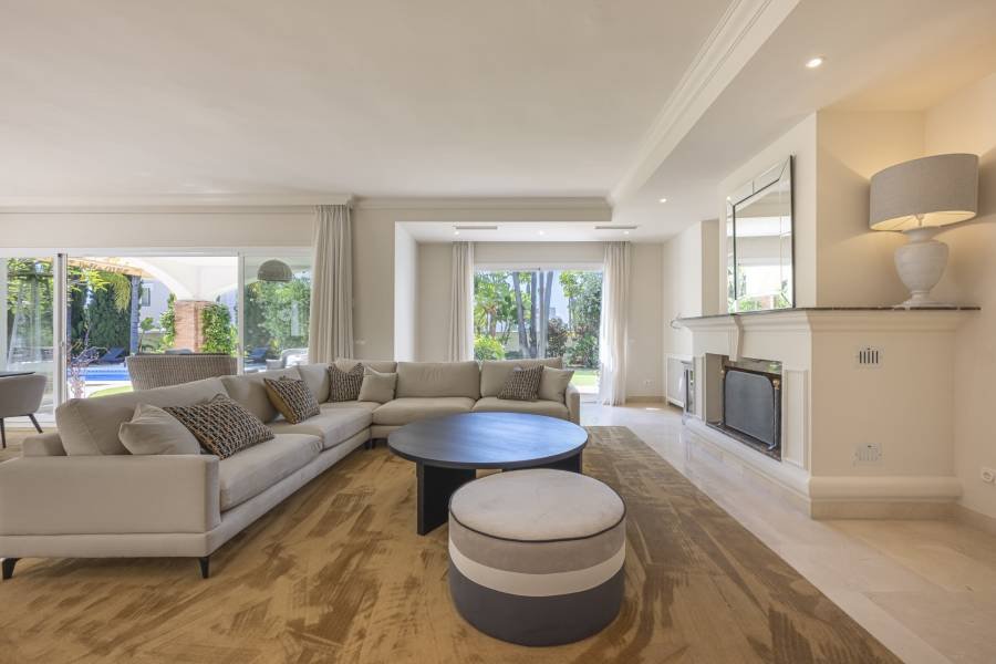 Villa in La Reserva de la Quinta Benahavis | 5-bed | €2.90M
