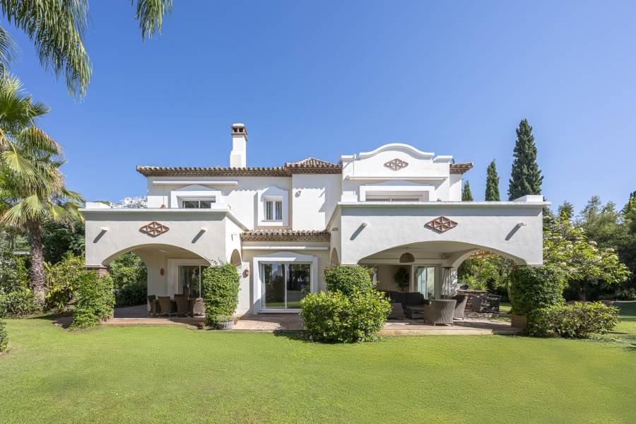 Villa in La Reserva de la Quinta Benahavis | 5-bed | €2.90M