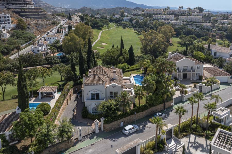 Villa in La Reserva de la Quinta Benahavis | 5-bed | €2.90M
