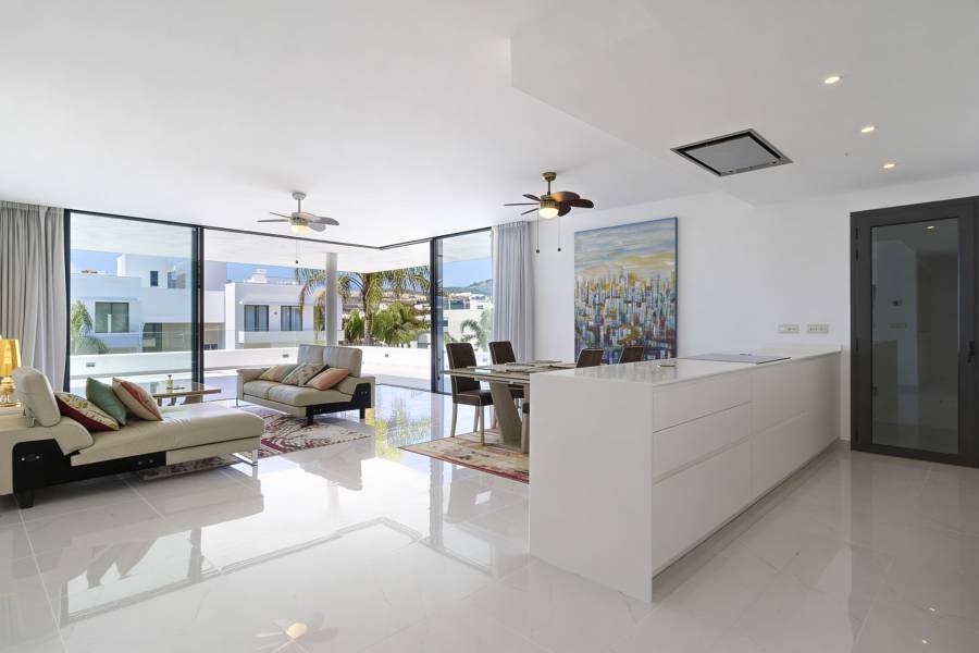 Apartment в Estepona East, Estepona | 3 спален | €0.85M