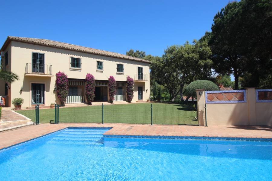 Villa in Sotogrande Alto Sotogrande | 6-bed | €1.80M