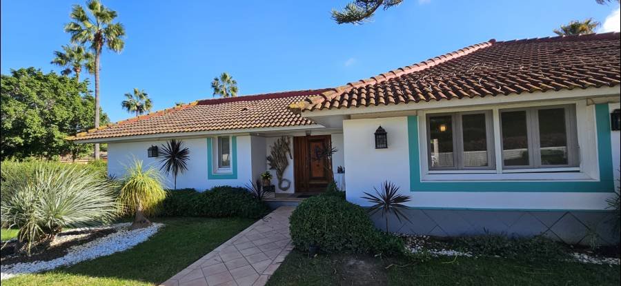 Villa in Sotogrande Costa Sotogrande | 7-bed | €1.19M
