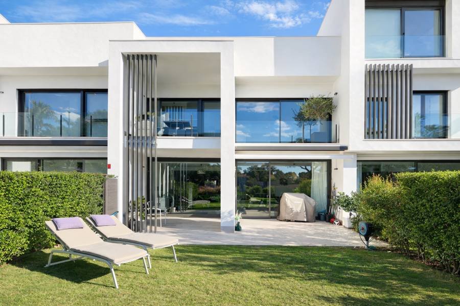 Town House в San Roque Club, San Roque | 3 спален | €0.80M