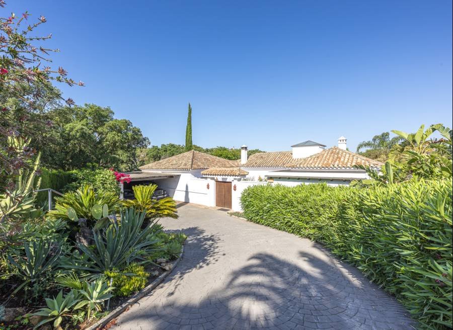 Villa in Sotogrande Alto Sotogrande | 6-bed | €1.80M