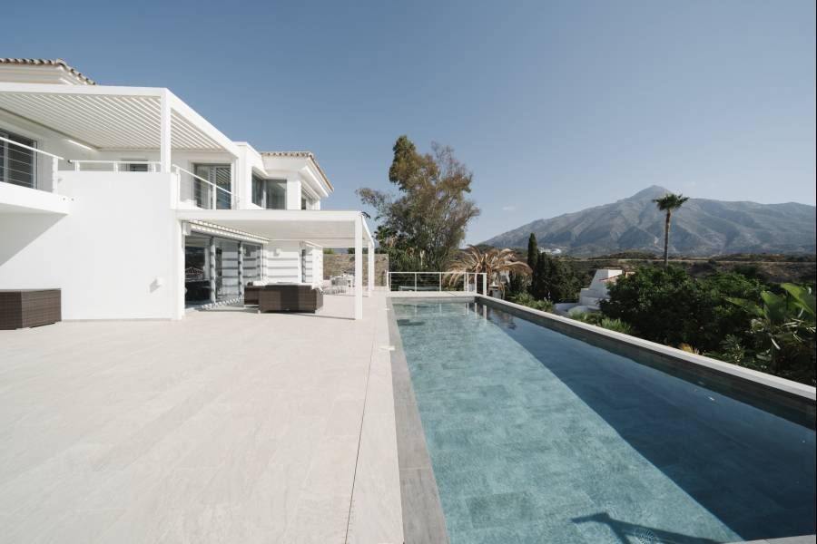 Villa in Nueva Andalucia Marbella | 5-bed | €3.35M