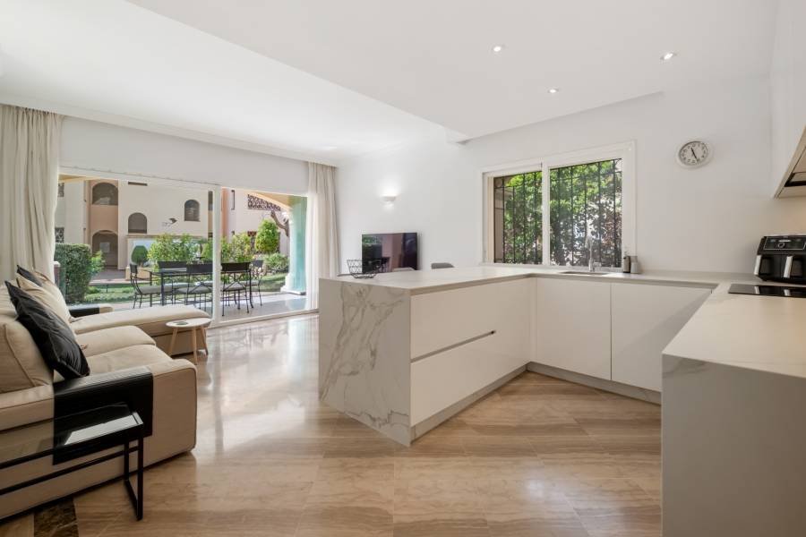 Ground Floor Apartment в Marbella Este, Marbella | 3 спален | €0.65M