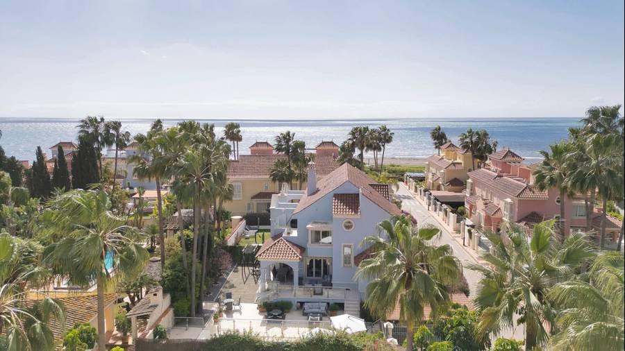 Villa in Marbella - Puerto Banus Marbella | 7-bed | €2.40M