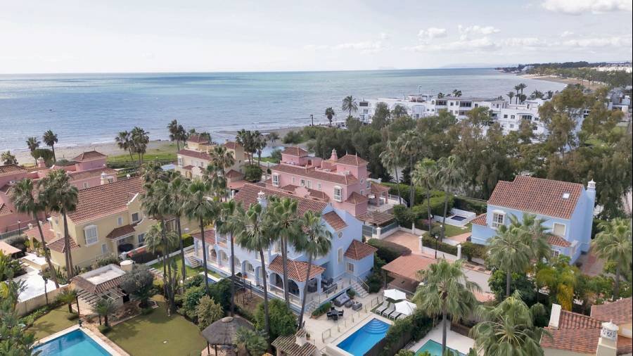 Villa in Marbella - Puerto Banus Marbella | 7-bed | €2.40M