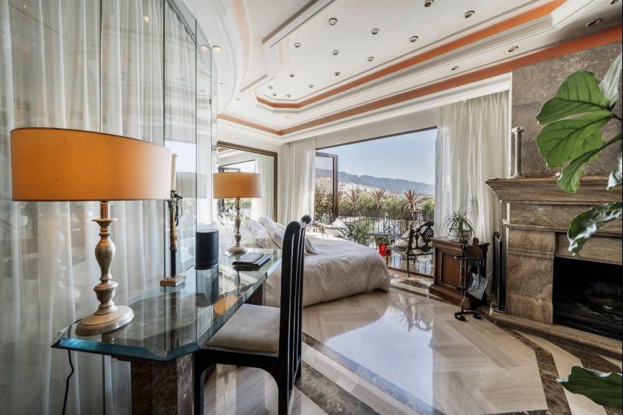 Duplex in Marbella - Puerto Banus Marbella | 3-bed | €3.20M