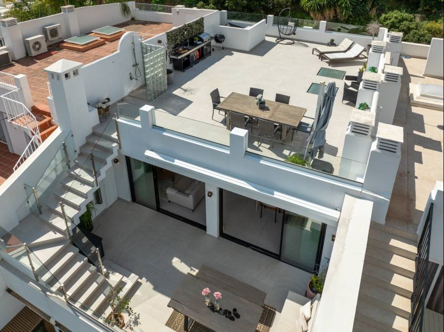 Penthouse в La Quinta, Benahavis | 2 спален | €0.74M