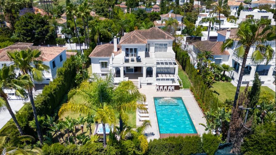 Villa in Nueva Andalucia Marbella | 6-bed | €4.25M