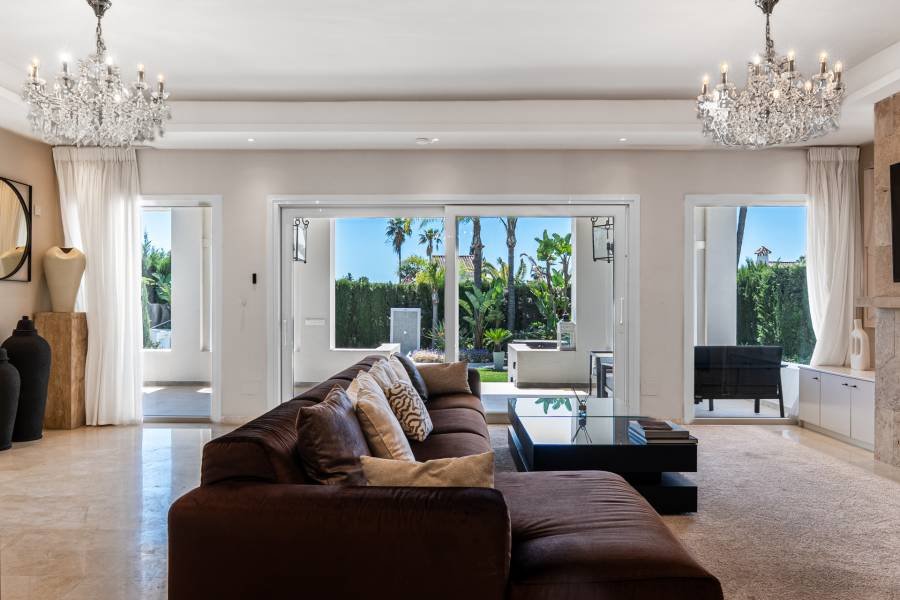 Villa in Nueva Andalucia Marbella | 6-bed | €4.25M
