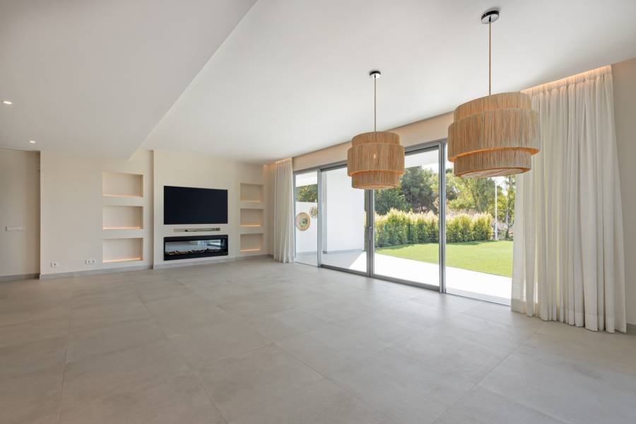 Semi Detached House San Pedro de Alcantara | 4-bed | €1.20M