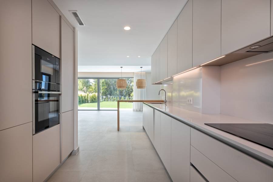 Semi Detached House San Pedro de Alcantara | 4-bed | €1.20M