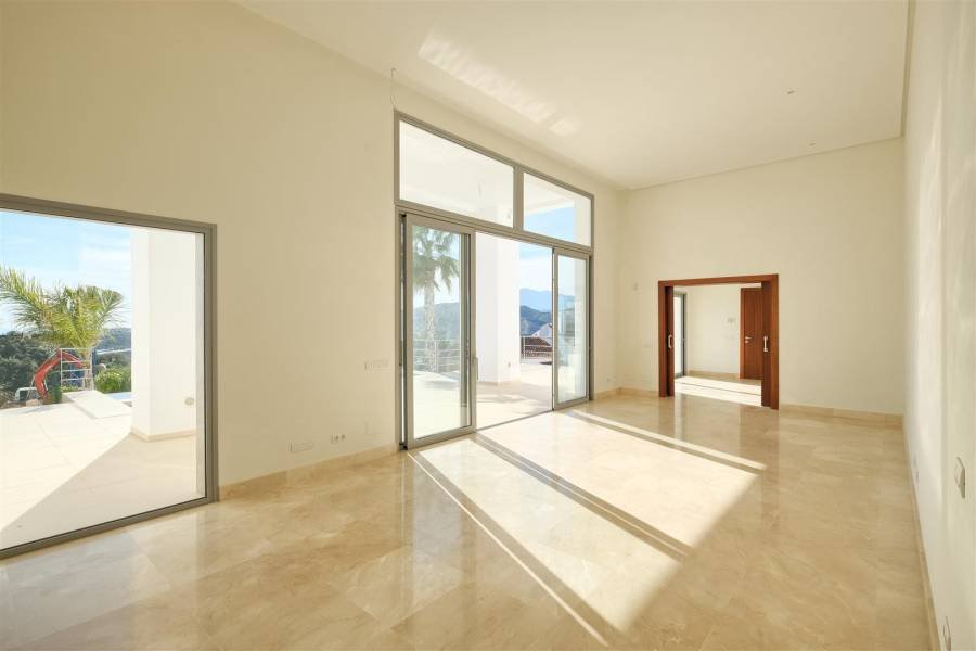 Villa in Puerto del Capitan Benahavis | 4-bed | €2.20M