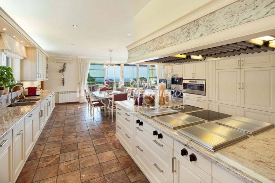 Villa en Marbella Este, Marbella | 8 dormitorios | €10.00M