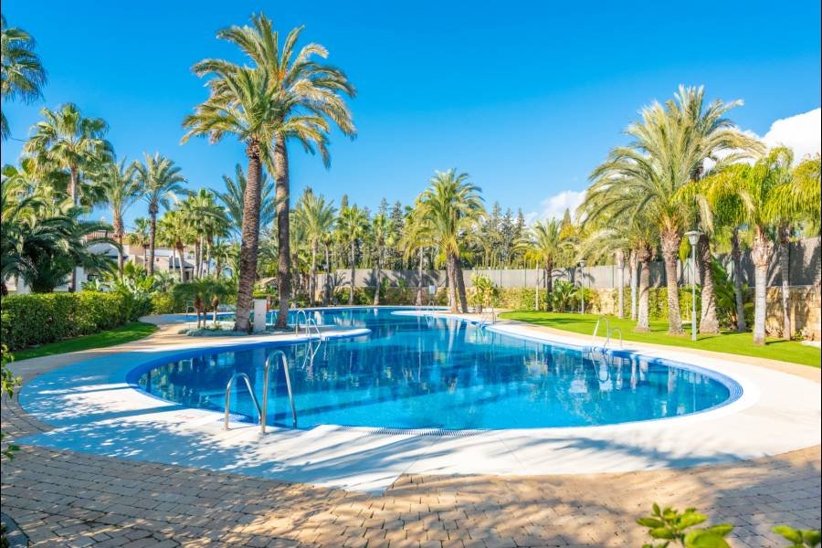 Ground Floor Apartment in Nueva Andalucia Marbella | 1-bed | €0.53M