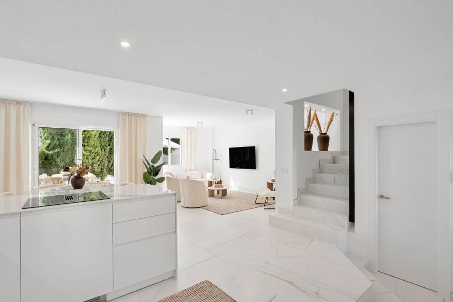 Town House в Nueva Andalucia, Marbella | 3 спален | €0.90M