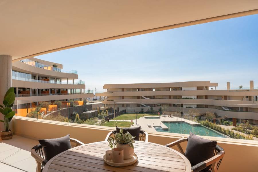 Apartment в El Higueron, Fuengirola | 2 спален | €0.76M