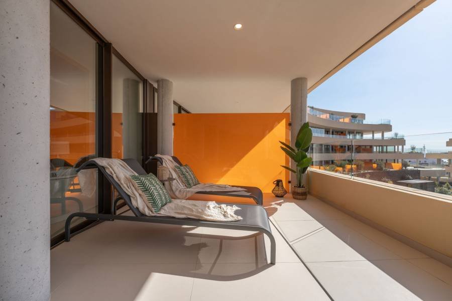 Apartment в El Higueron, Fuengirola | 2 спален | €0.76M