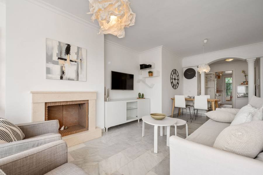 Apartment в Nueva Andalucia, Marbella | 2 спален | €0.55M