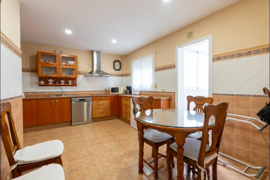 Flat в Estepona Town, Estepona | 3 спален | €0.95M