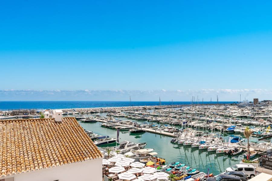 Penthouse in Marbella - Puerto Banus Marbella | 2-bed | €1.40M