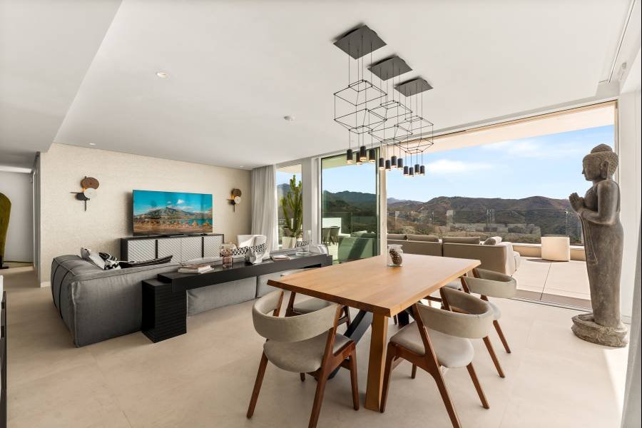 Duplex Penthouse in Palo Alto Ojen | 3-bed | €2.40M