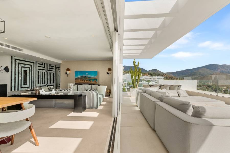 Duplex Penthouse in Palo Alto Ojen | 3-bed | €2.40M