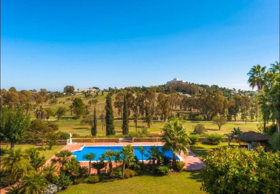 Mansion in Estepona East Estepona | 9-bed | €5.25M