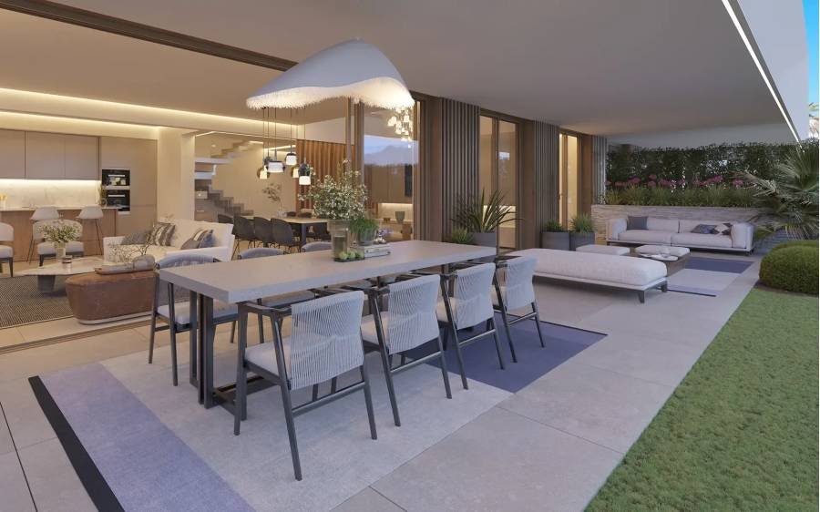 Semi Detached House in Estepona East Estepona | 4-bed | €1.65M