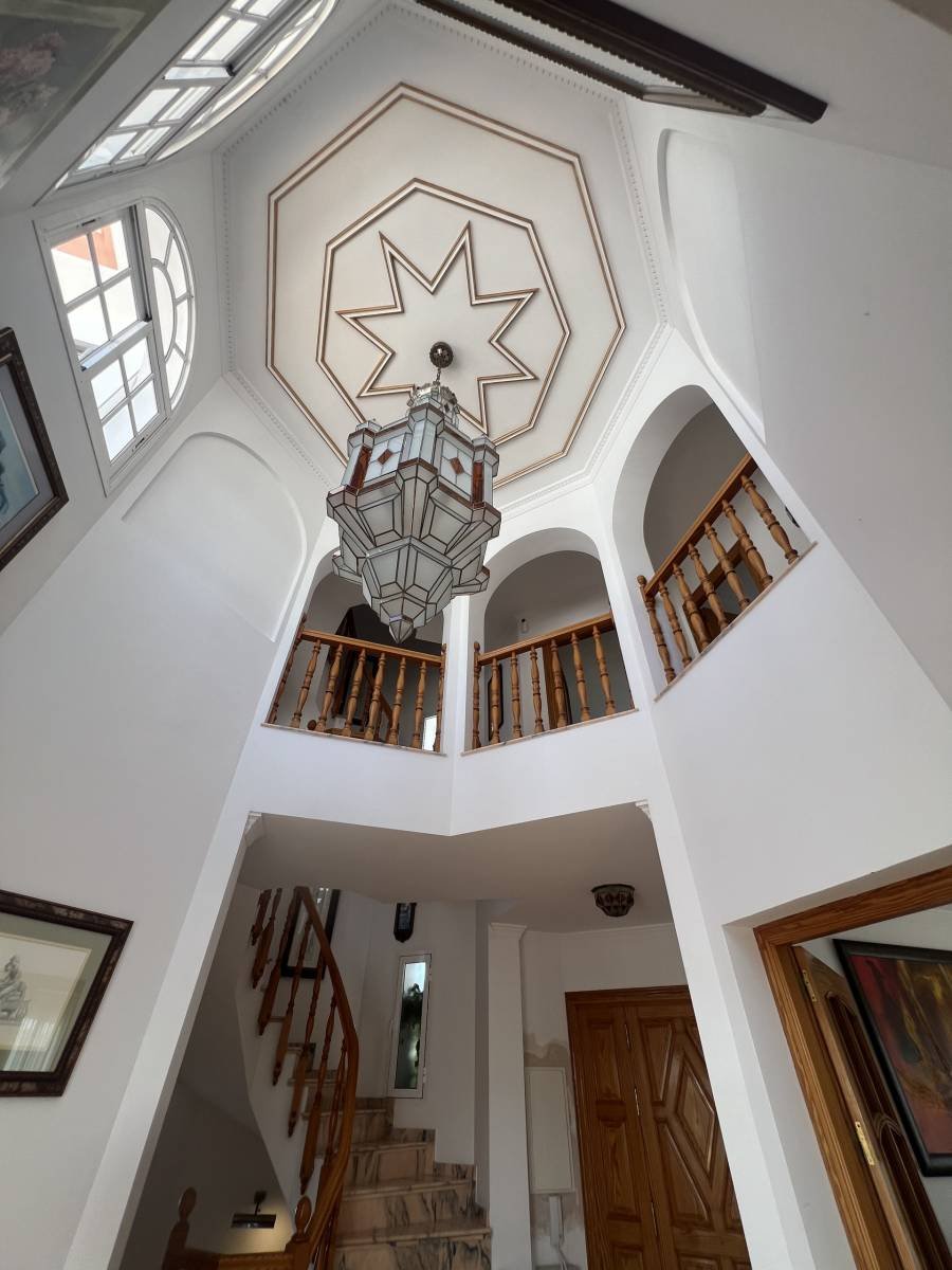 Semi Detached House San Pedro de Alcantara | 5-bed | €0.75M