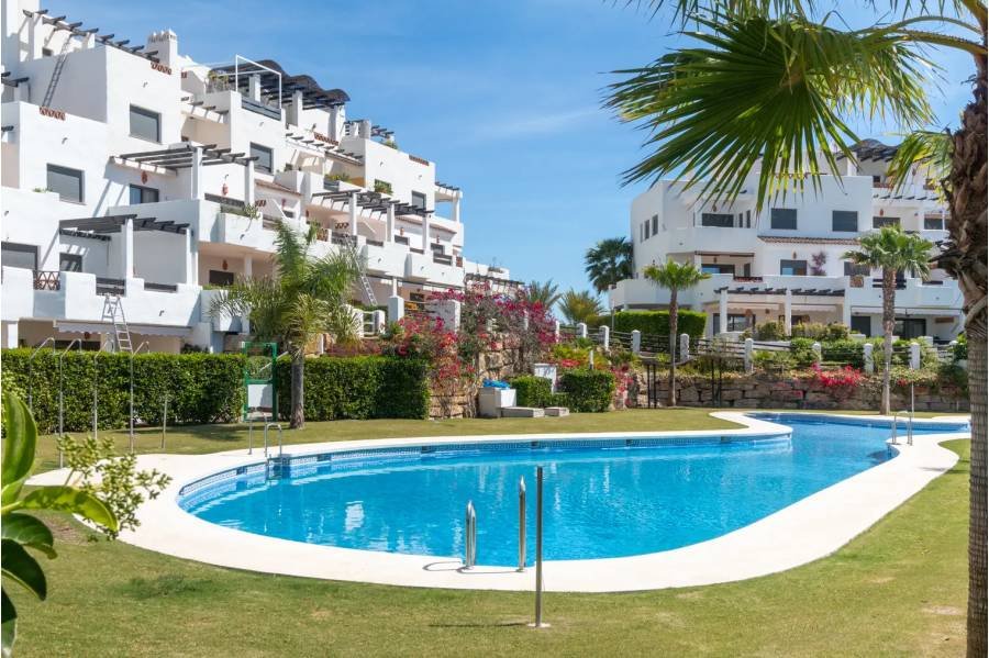 Town House in Estepona East Estepona | 3-bed | €0.72M