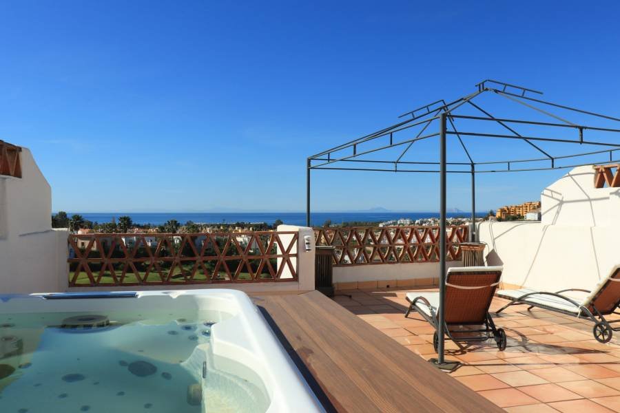 Town House in Estepona East Estepona | 3-bed | €0.72M