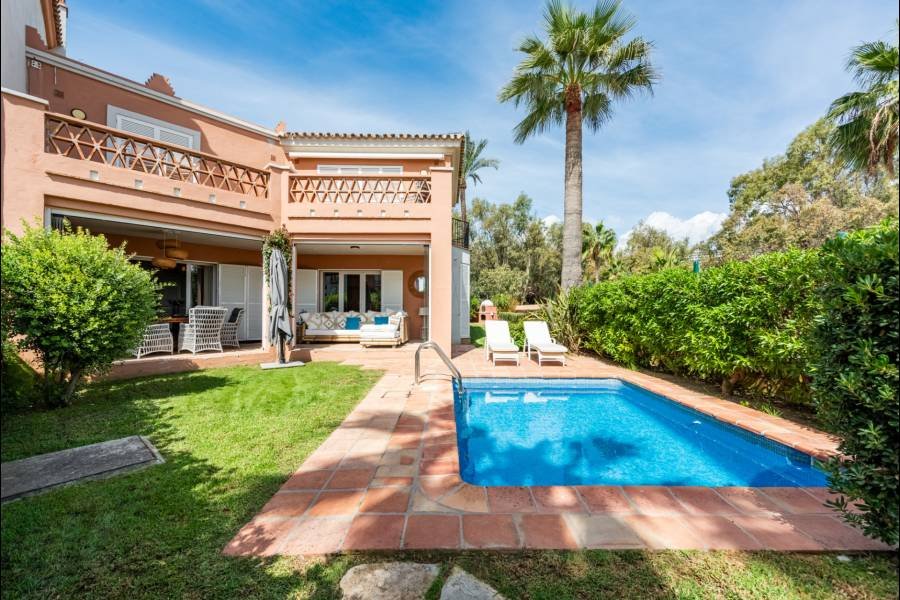 Villa in Bahia de Casares Casares | 5-bed | €1.60M