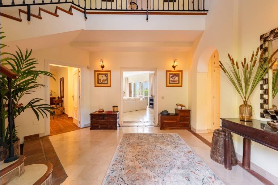 Villa in Bahia de Casares Casares | 5-bed | €1.60M
