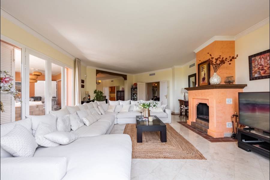 Villa in Bahia de Casares Casares | 5-bed | €1.60M