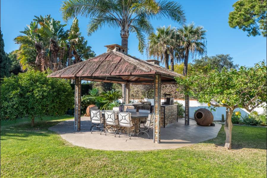 Villa in Marbella Golden Mile Marbella | 3-bed | €2.80M