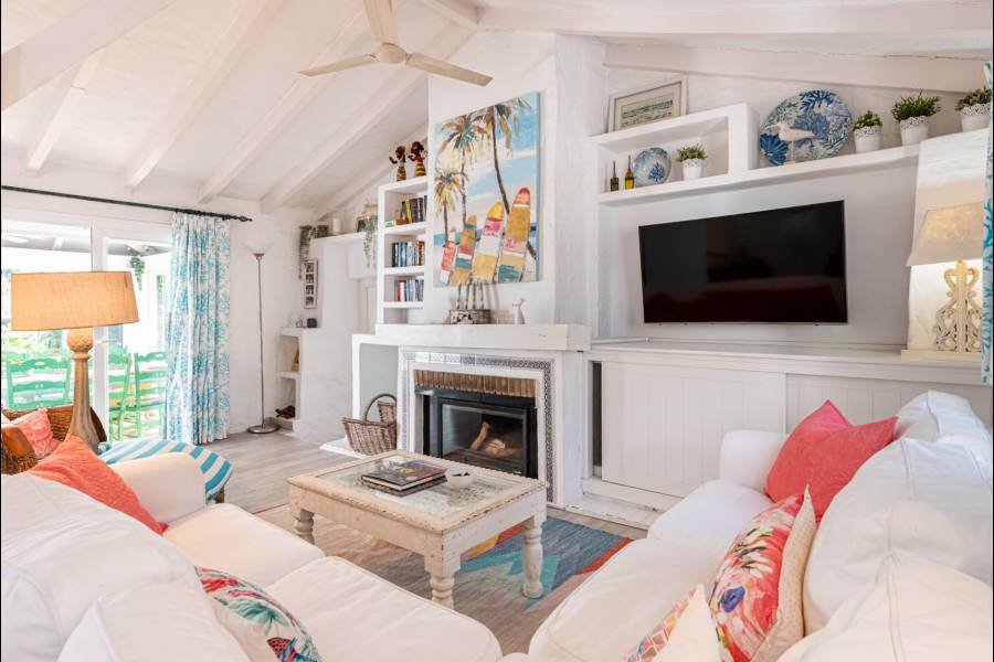 Villa in Puerto del Almendro Benahavis | 4-bed | €1.15M