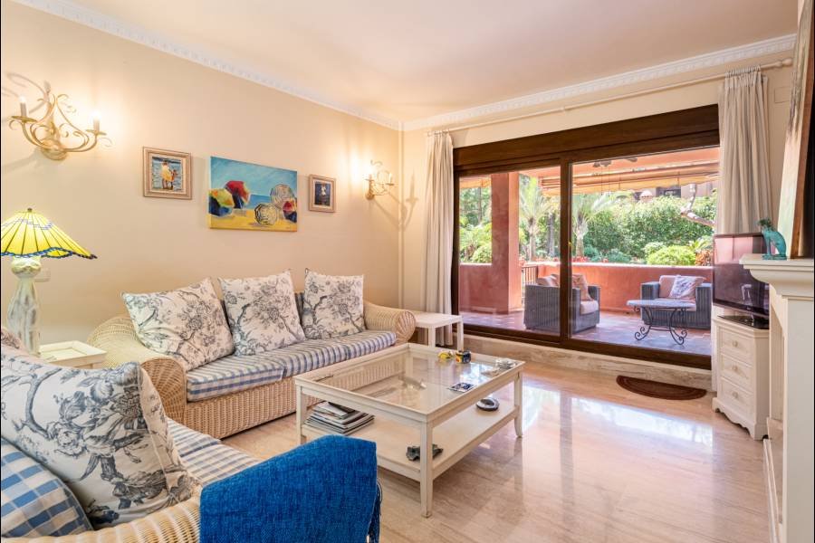 Apartment в Estepona East, Estepona | 2 спален | €0.59M