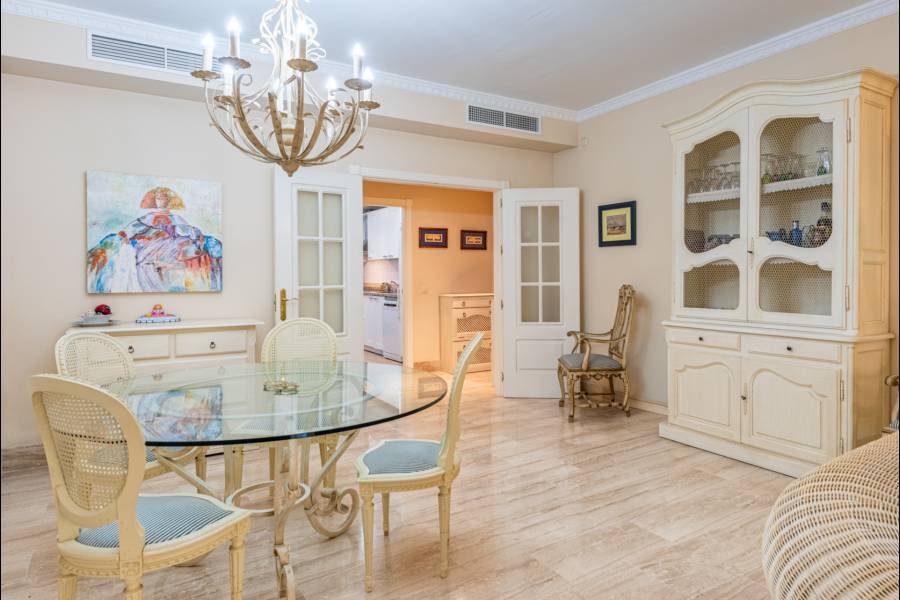 Apartment в Estepona East, Estepona | 2 спален | €0.59M