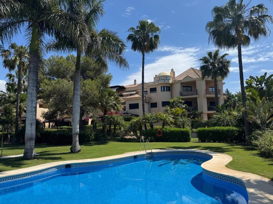 Apartment в Marbella - Puerto Banus, Marbella | 2 спален | €0.76M