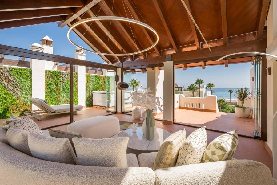 Penthouse in Estepona East Estepona | 3-bed | €2.70M