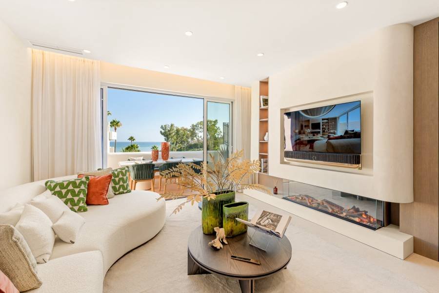 Penthouse in Estepona East Estepona | 3-bed | €2.70M