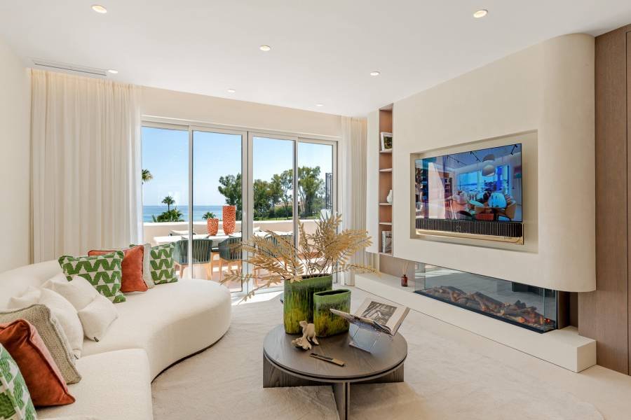 Penthouse in Estepona East Estepona | 3-bed | €2.70M