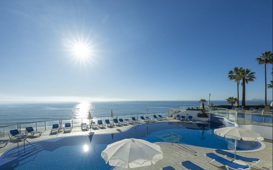 Penthouse in Estepona East Estepona | 3-bed | €2.50M