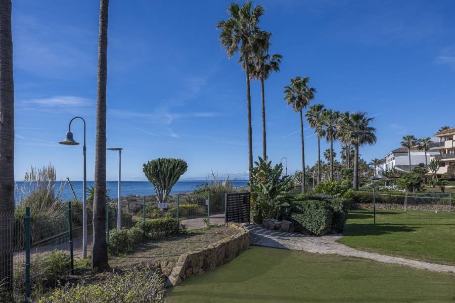 Ground Floor Apartment in Estepona East Estepona | 3-bed | €2.50M