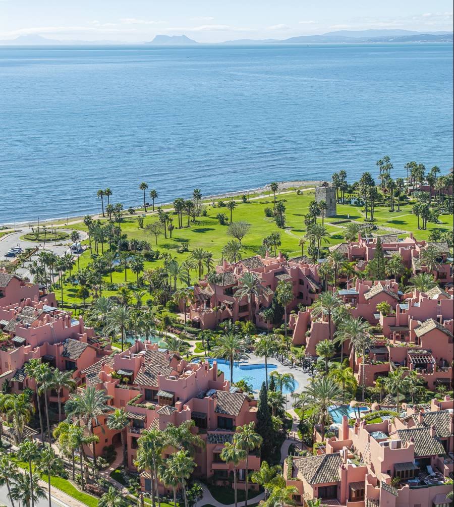 Penthouse in Estepona East Estepona | 4-bed | €1.80M